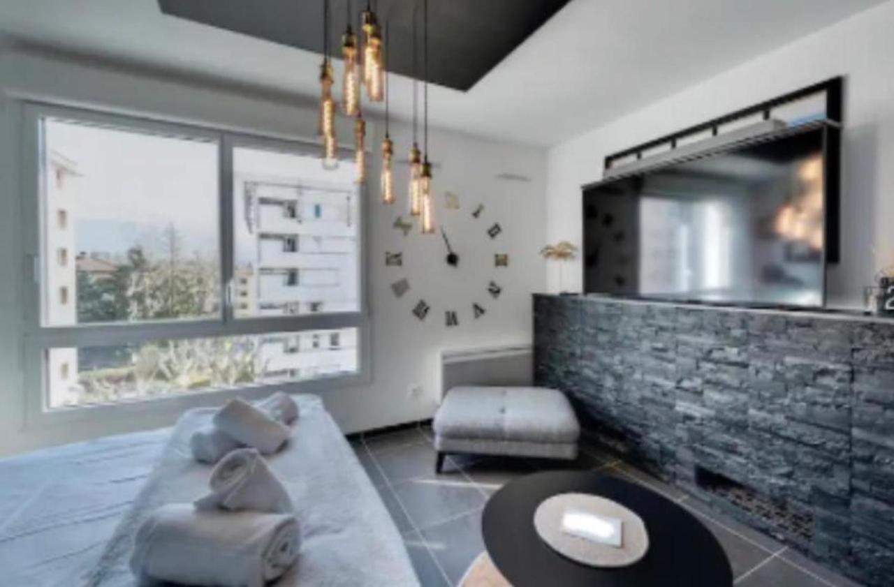 Studio Cosy A Deux Pas Du Centre Ville Annecy Buitenkant foto